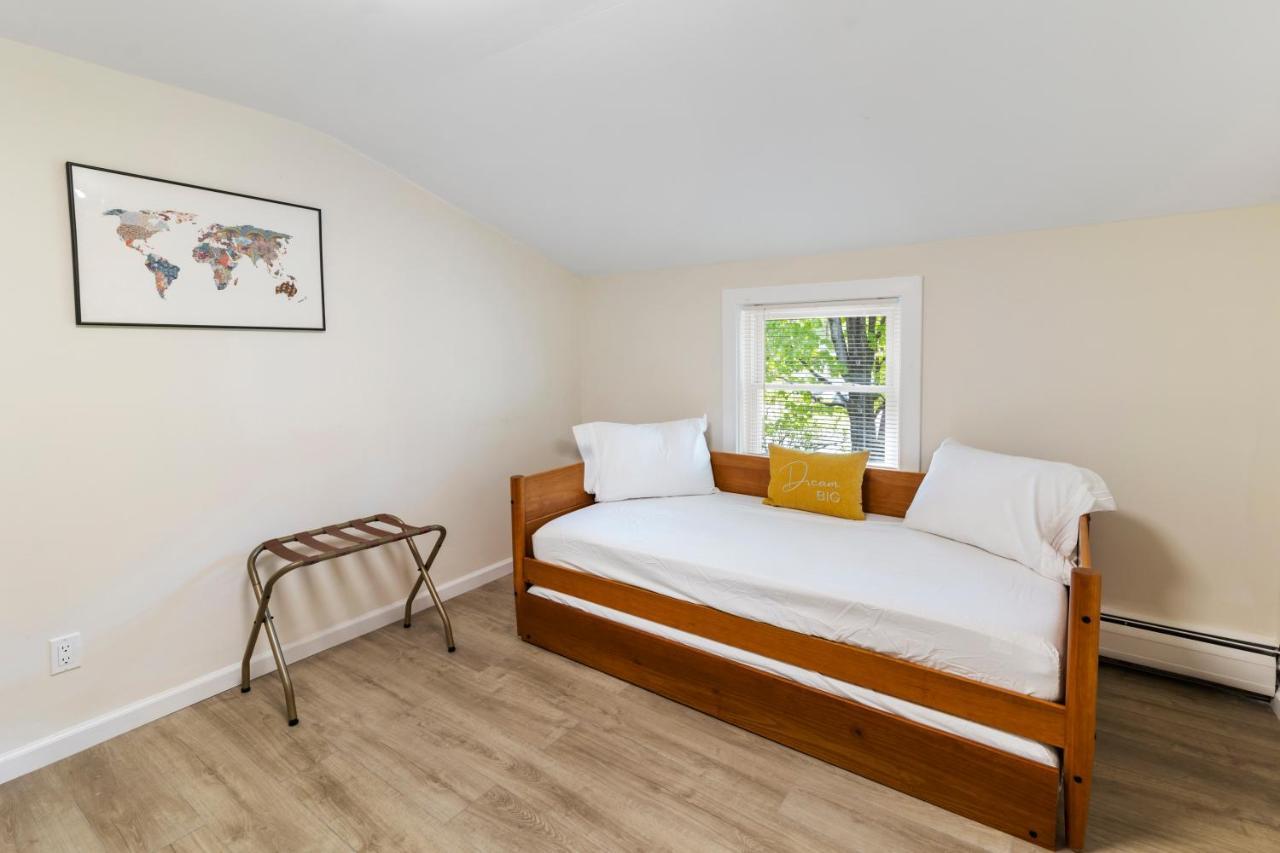 Fantastic Retreat 5Min From Village With Media Room, Ac And Sauna! 斯托 外观 照片