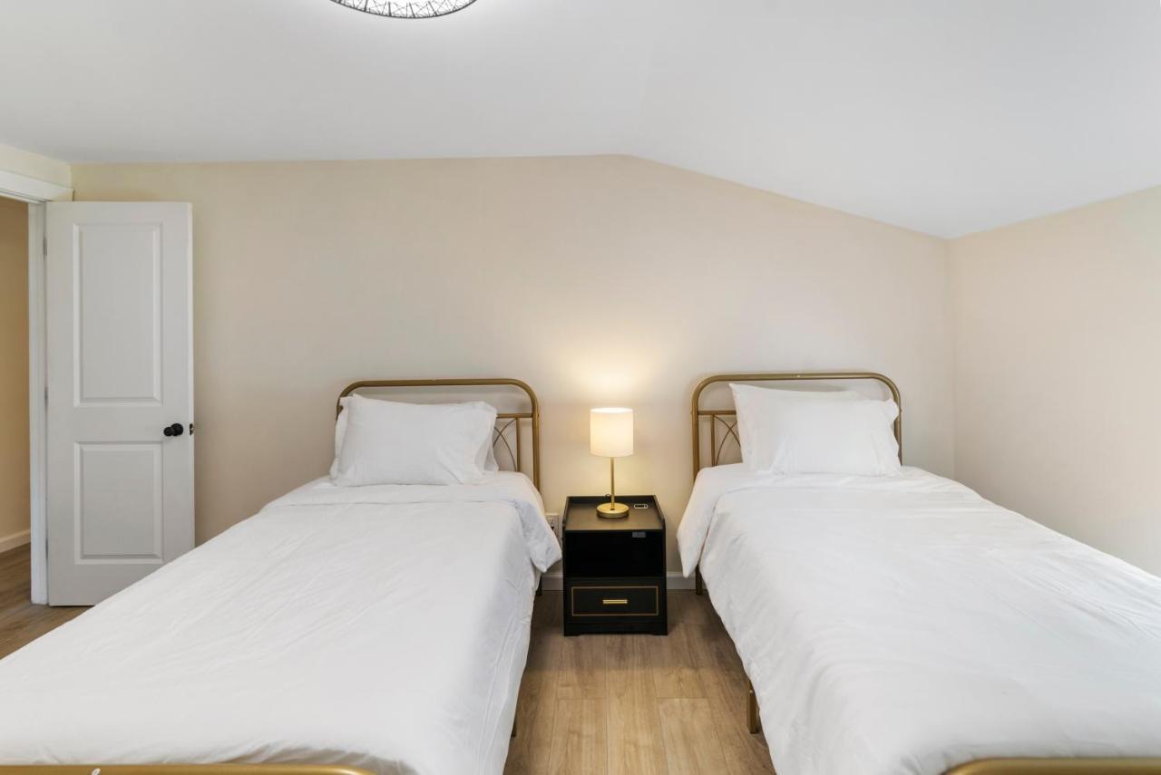 Fantastic Retreat 5Min From Village With Media Room, Ac And Sauna! 斯托 外观 照片