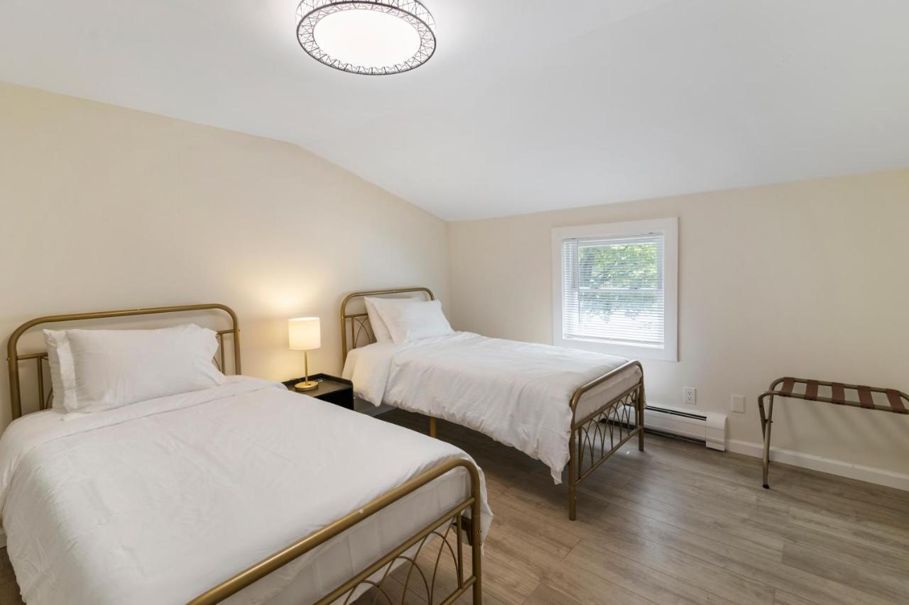 Fantastic Retreat 5Min From Village With Media Room, Ac And Sauna! 斯托 外观 照片